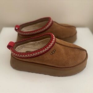 UGG Tazz Platform Mules (size 7) in Chestnut